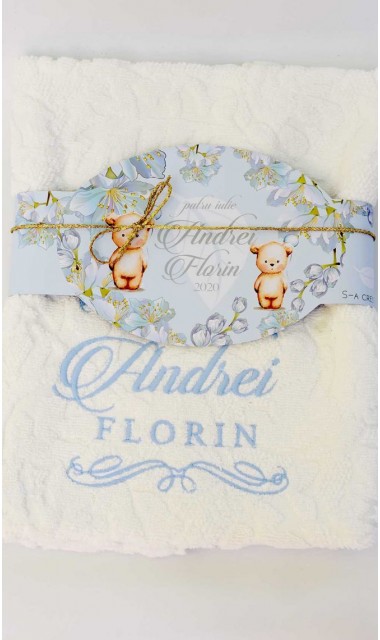 Trusou de botez cu eucalipt si ursuleti pe fundal bleu mint Little Blue Bear 3